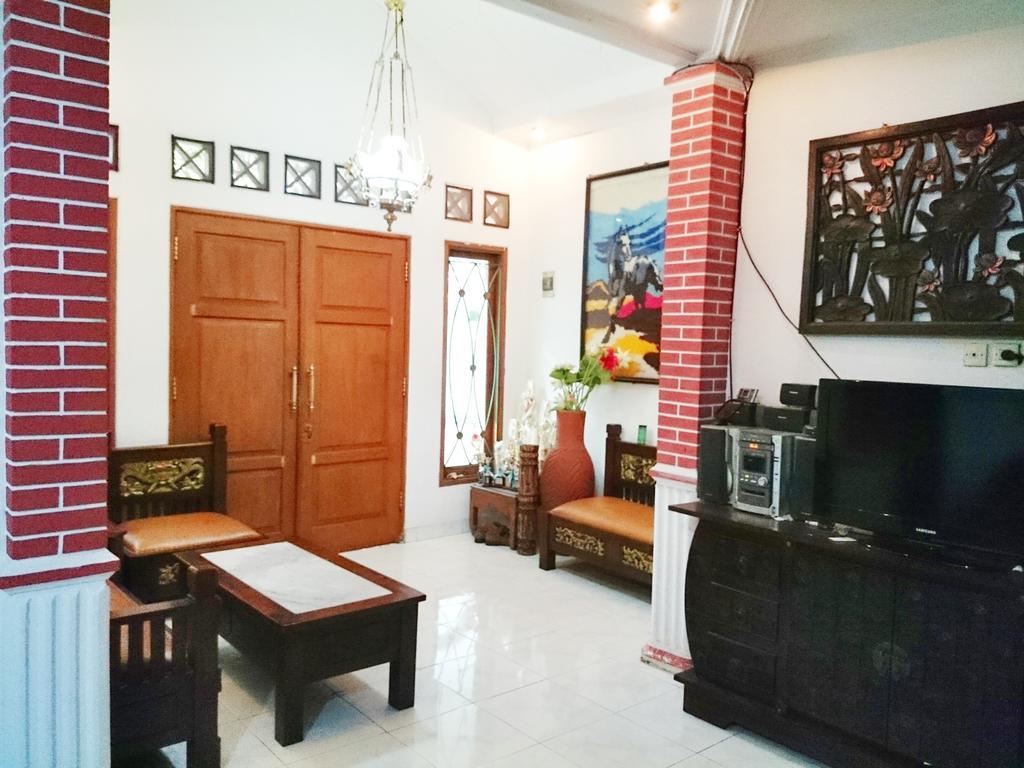Hostel Богор Екстериор снимка